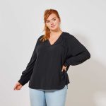 Kiabi Blouse Unie Texturée À Col V Femme
