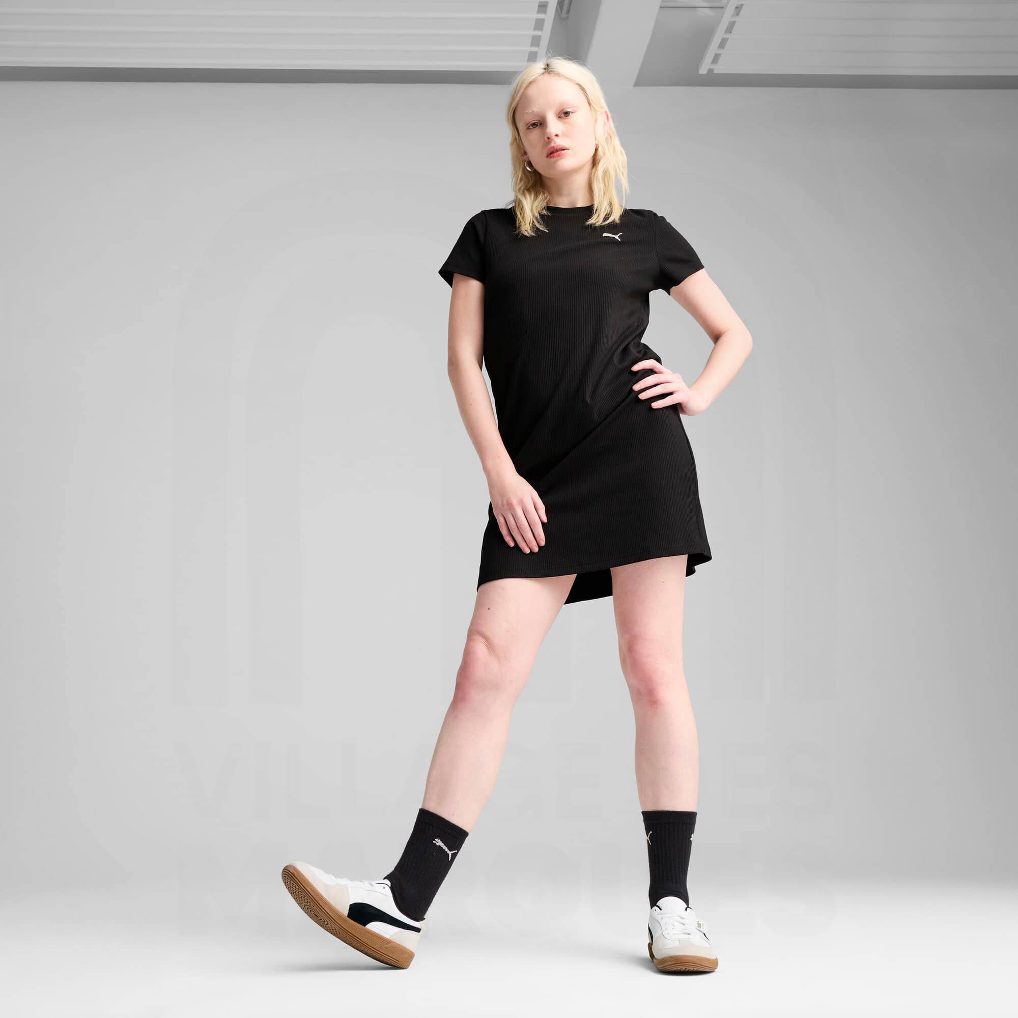 68502201-4.jpg